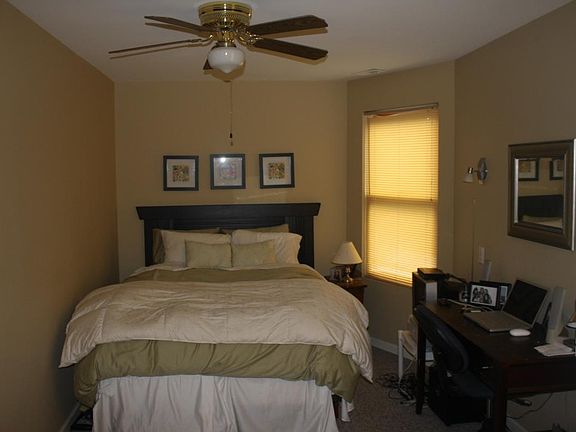 3rd image of 2642 N Wilton Ave #3