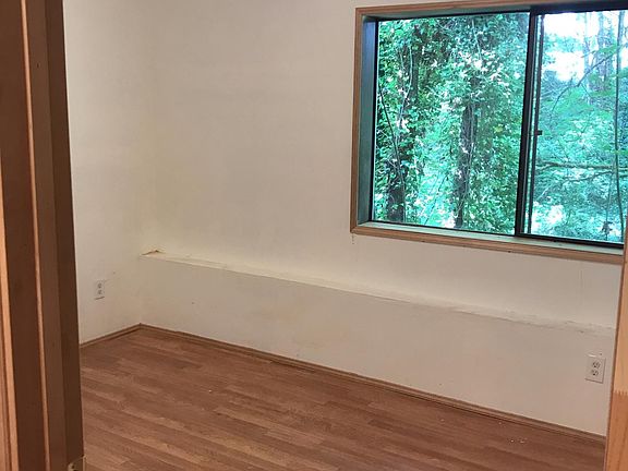 4th image of 4605 123rd Ave SE