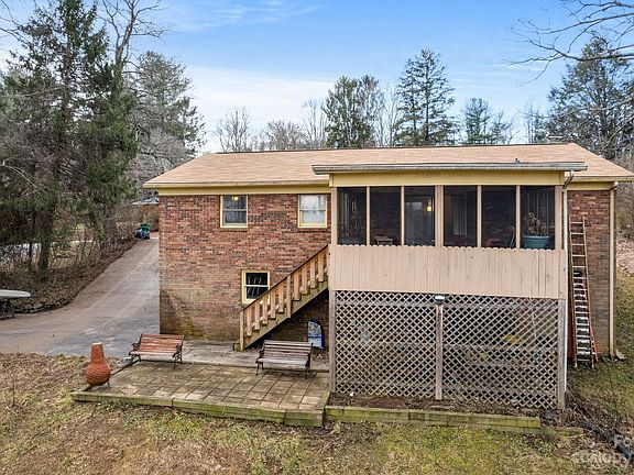 5th image of 132 Pinehurst Dr