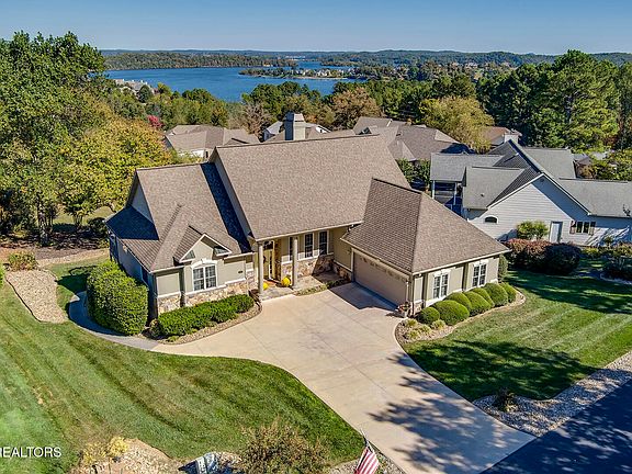 3rd image of 409 Skiatook Ln