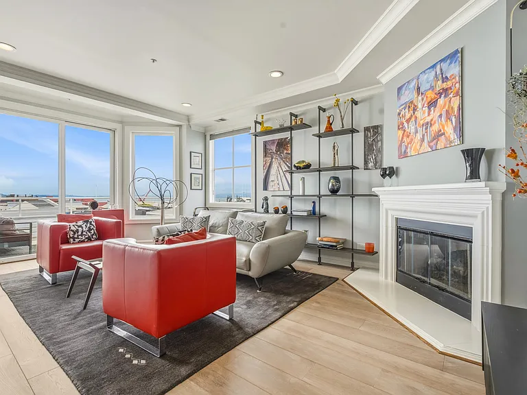 748 N Point St #2 — Photo 3