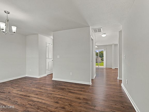 5th image of 7146 Forest Willow Ln