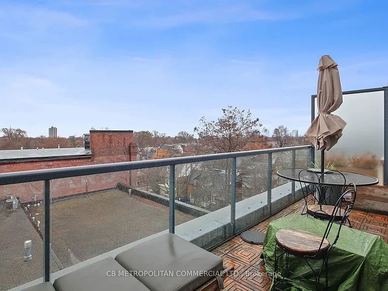 363 Sorauren Ave #405 — Photo 16