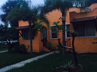 613 27th St W, Bradenton, FL 34205