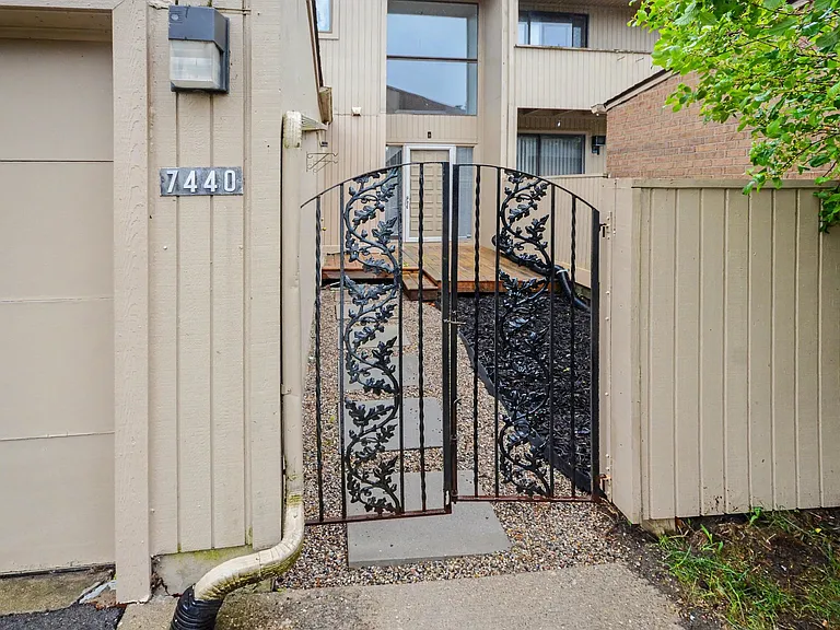 7440 Azalea Ct — Photo 15