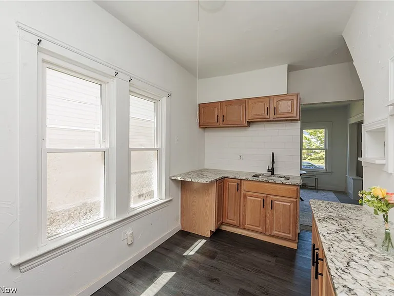 2035 Chesterland Ave #DOWN — Photo 20