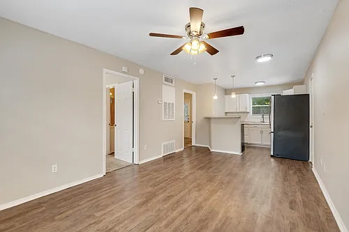 1511 Broadmoor Dr Photo 1