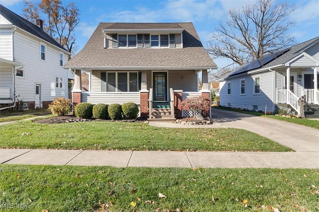 108 Longford Ave photo 1