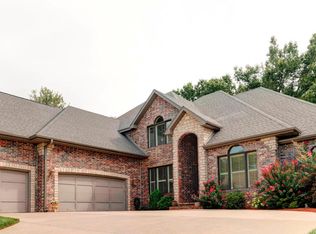 1468 S Bright Oak Ave, Springfield, MO 65809