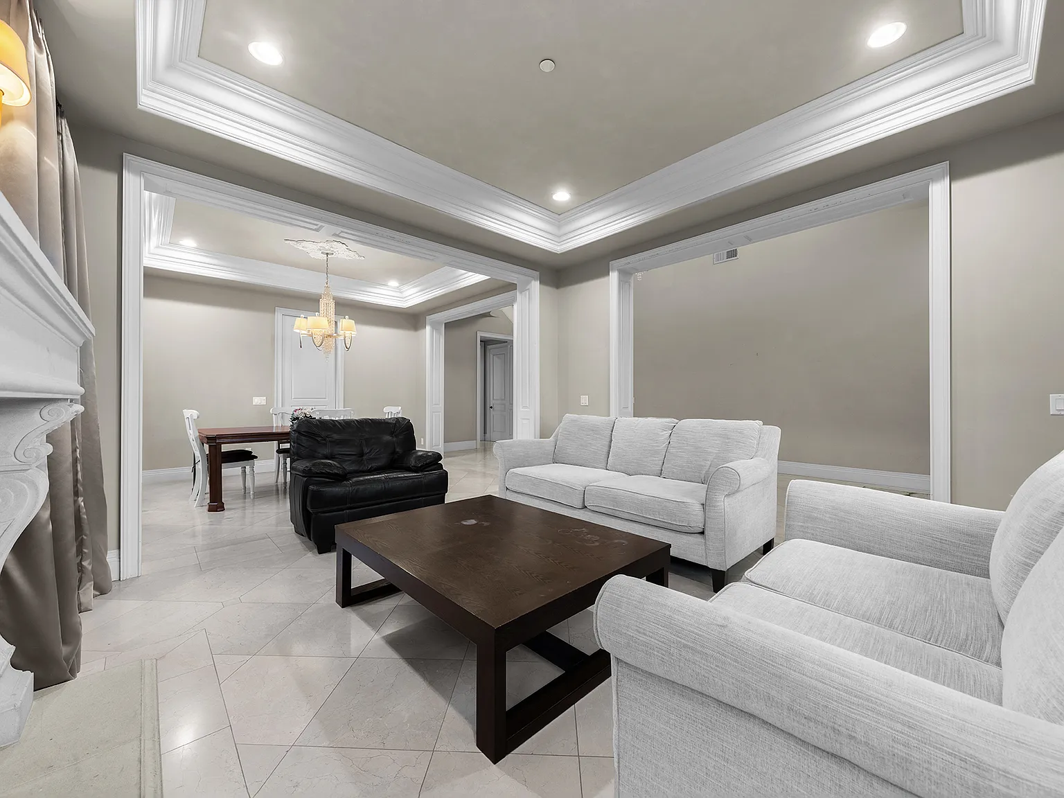 4 bed, 3712 sqft, $17,900 — Photo 2