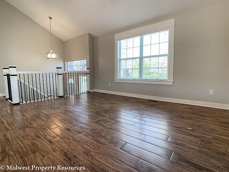 617 SE Battery Dr — Photo 9