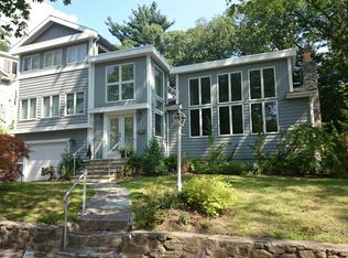 14 Newbrook Cir, Newton, MA 02467