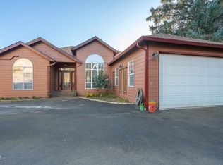 2470 NE Voyage Loop, Lincoln City, OR 97367