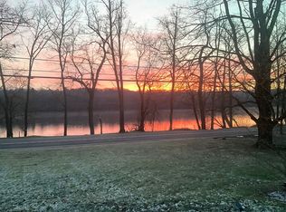 911 River Rd, Erwinna, PA 18972