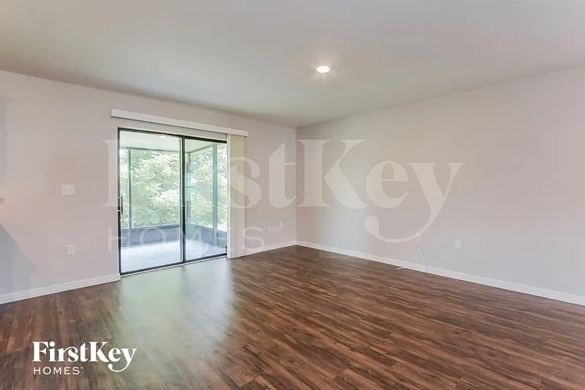3 bed, 2.0 bath, 1494 sqft, $1,875 — Photo 4