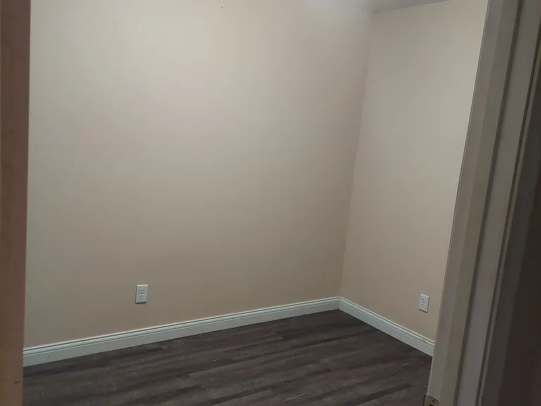 52 Westwood Dr #5 — Photo 8