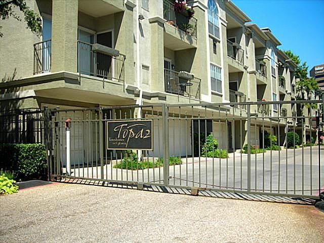 Gated entrance off Wolf Street