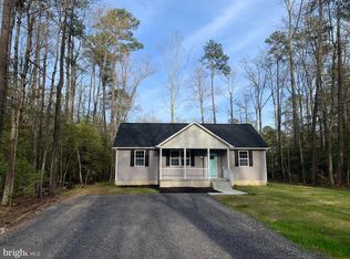 58 Pine St, Colonial Beach, VA 22443