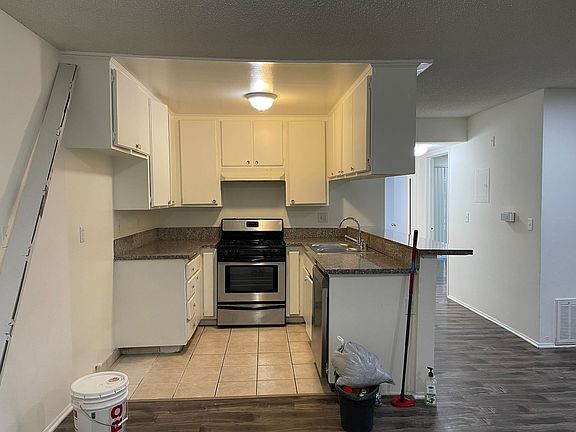 4th image of 5007 Marathon St