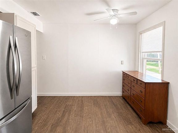 5th image of 408 Violet St