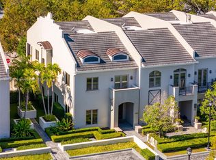 The Townhomes At Oak Lane, Miami, FL 33143