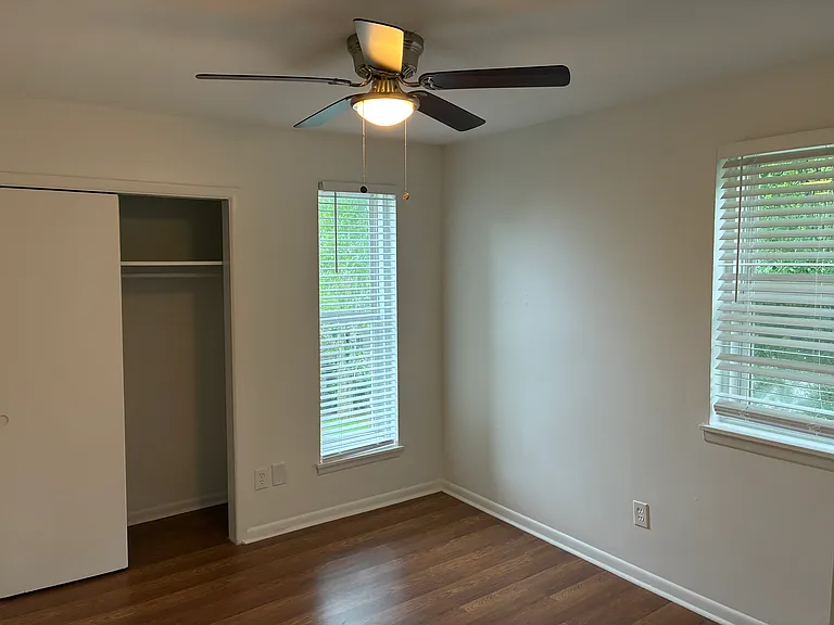 2413 Arlington Ave S #C — Photo 15
