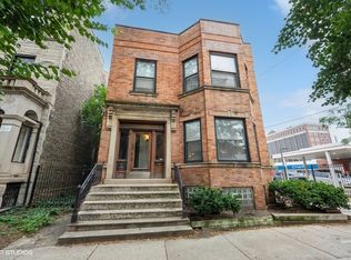 735 W Barry Ave, Chicago, IL 60657