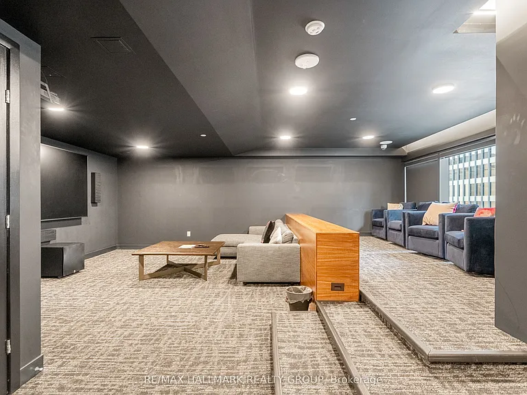 340 Queen St #1403 — Photo 36