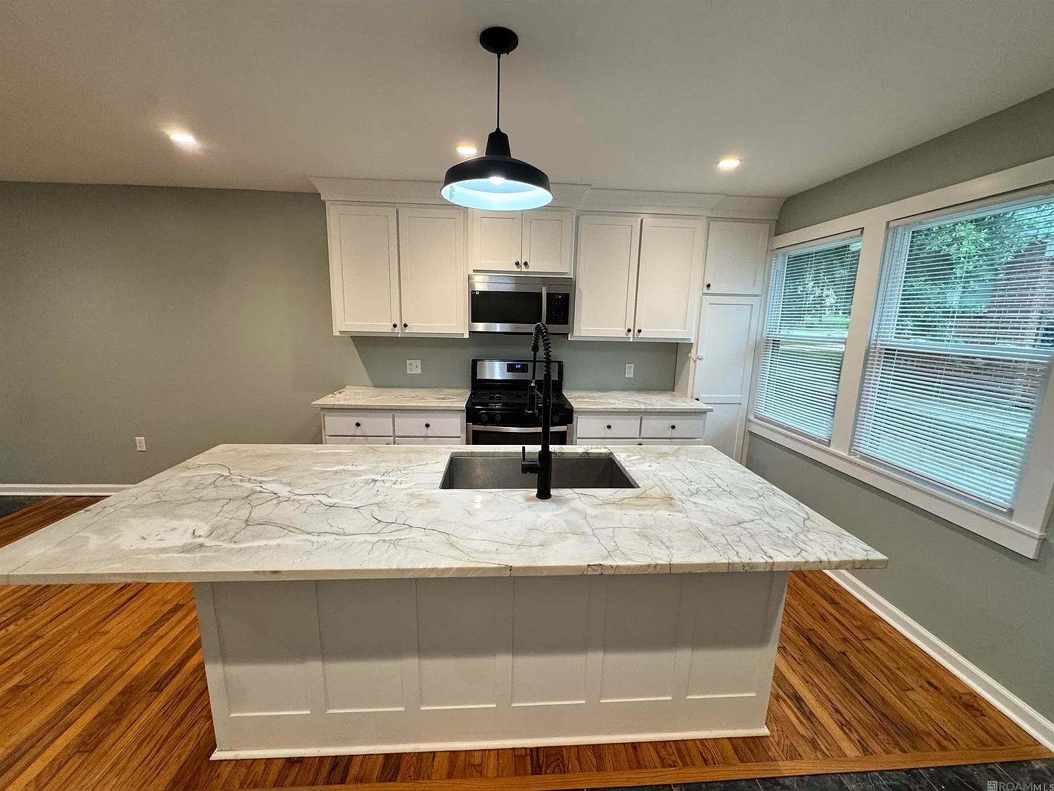 2 bed, 700 sqft, $1,500 — Photo 3