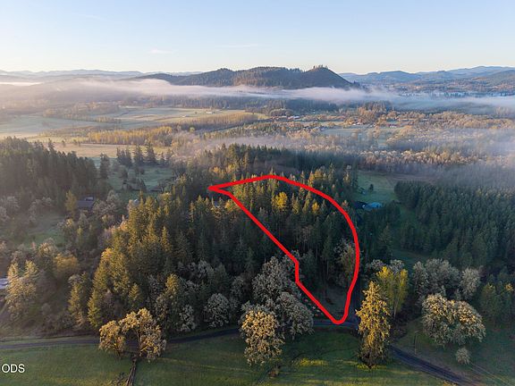 3rd image of 40357 Hilltop Dr