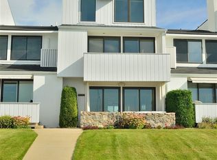 526 E Bay St APT 19, Harbor Springs, MI 49740