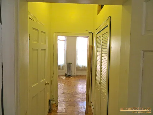 Rented by aptsandlofts.com | media 9