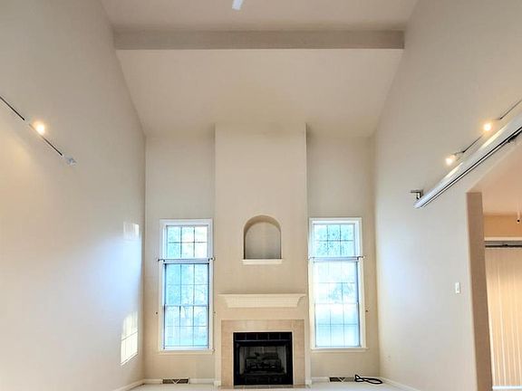 5th image of 314 Portland Pl