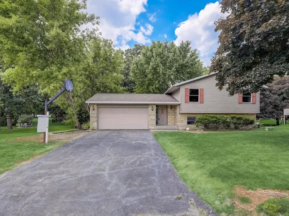 112 Meadow Lane, Deforest, WI 53532