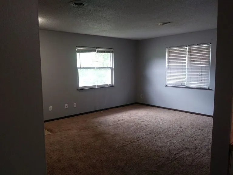 6333 N Wyandotte St — Photo 9
