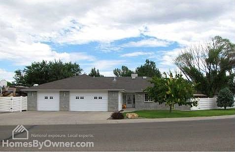 2nd image of 3020 Bookcliff Ave