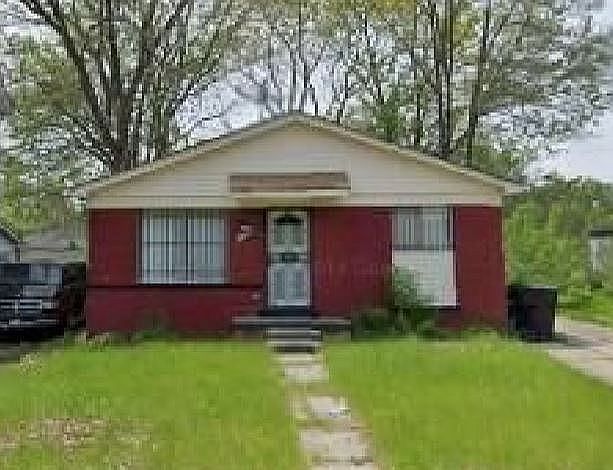 1st image of 20049 Northlawn St