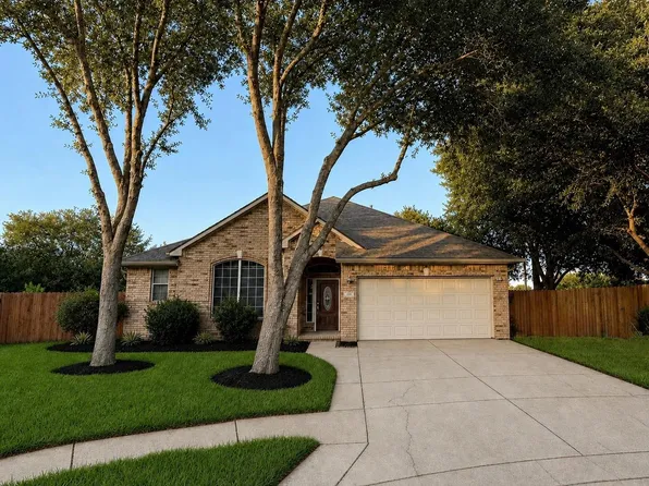 226 Rolling Springs Ln, Dickinson, TX 77539