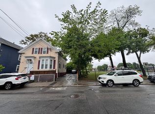 211 Oxford St, Providence, RI 02905