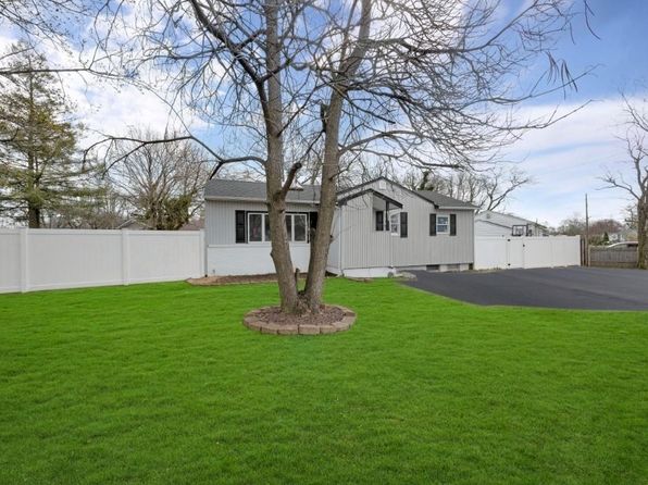 113 Applegate Drive, Central Islip, NY 11722