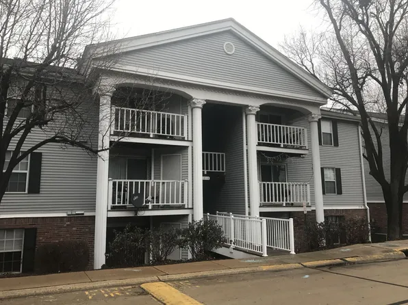 1218 Creve Coeur Xing Unit J, Chesterfield, MO 63017