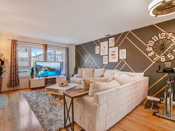 3rd image of 2426 N 77th Ave