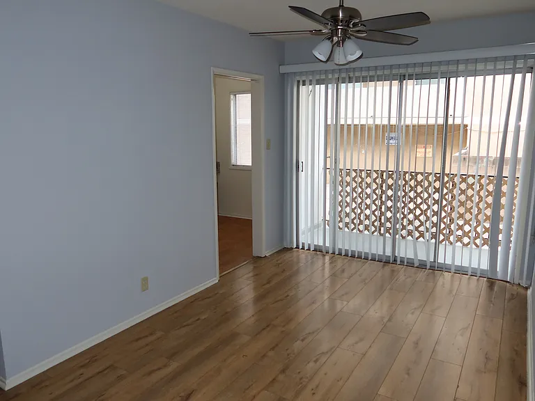 201 N La Peer Dr #104 — Photo 5
