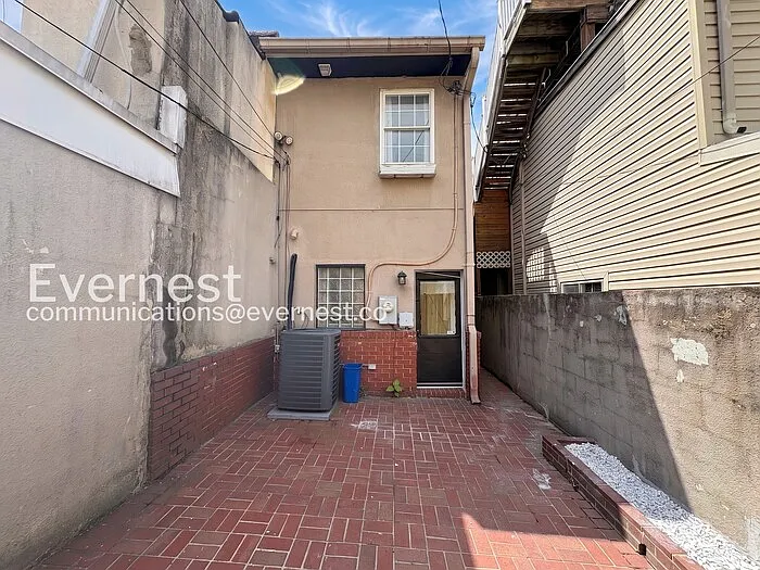 1631 S Charles St — Photo 29