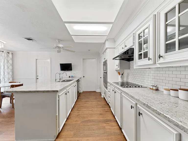 12210 Ravenmoor Dr — Photo 14