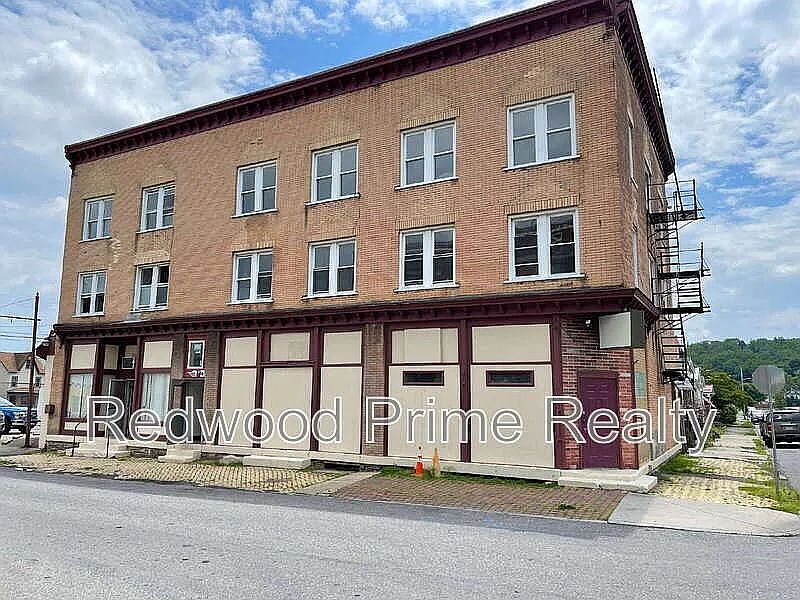 1st image of 2901 Maple Ave APT 301