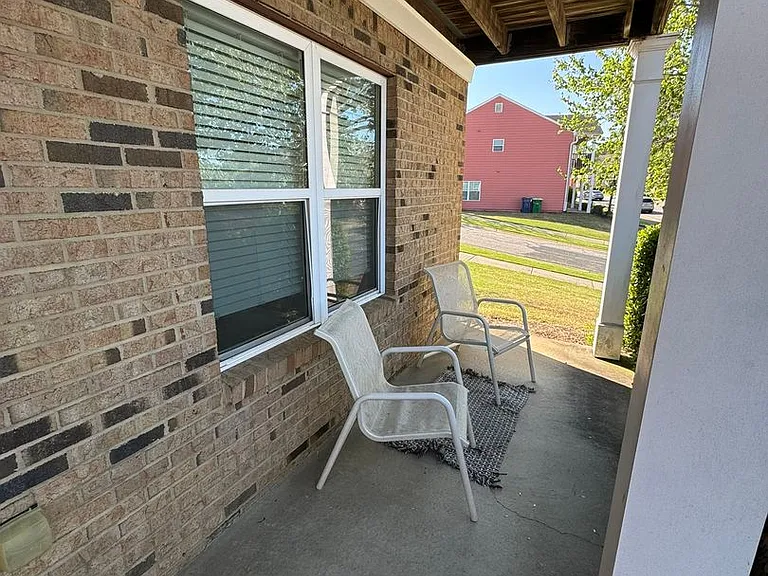 143 Fern Ridge Ct — Photo 2