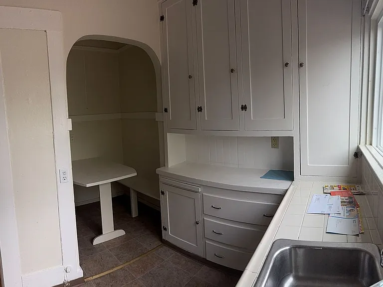 4426 Shafter Ave — Photo 11