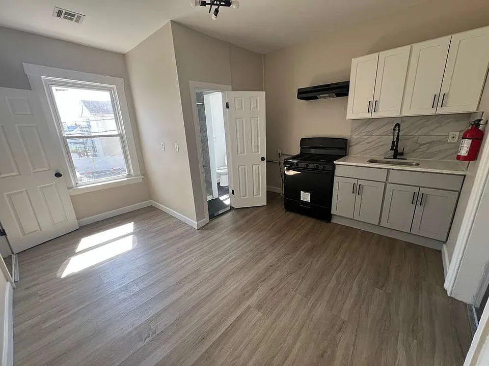 97 Cedar St #2B