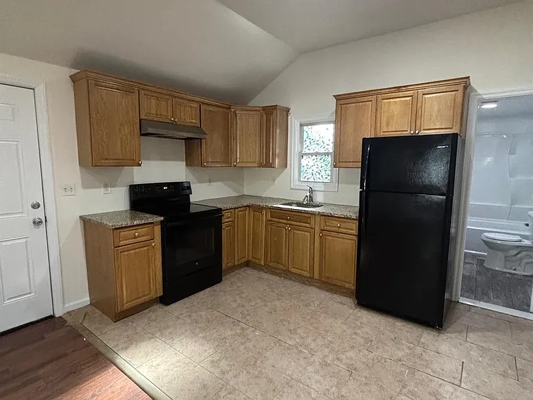 141 Huguenot Dr — Photo 4